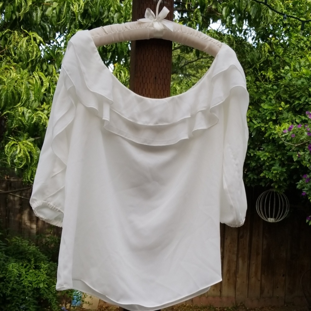 Off shoulder flutter top
